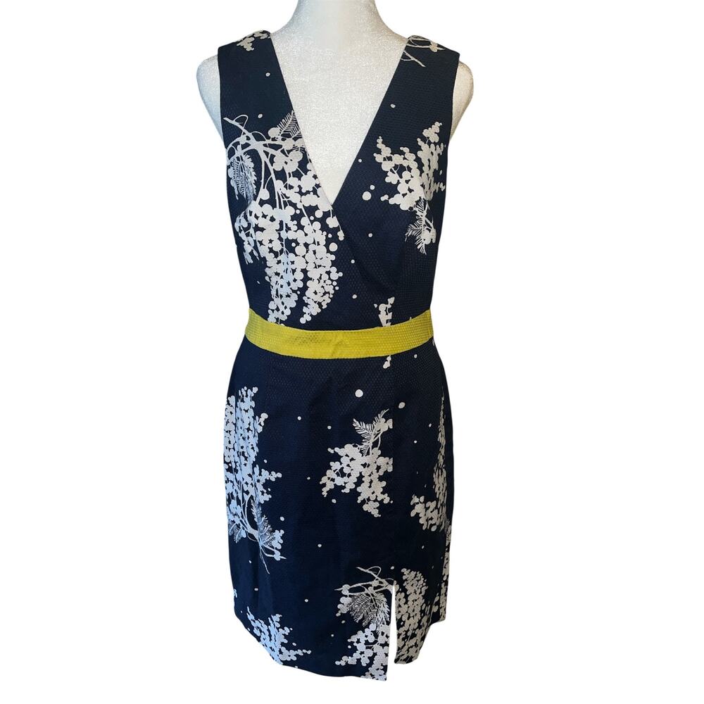 BODEN Nadia Dress Blue White Floral size 6 Flattering Fit & Timeless Style